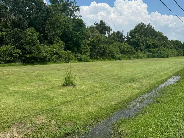 207 Julius St, Bourg, LA 70343