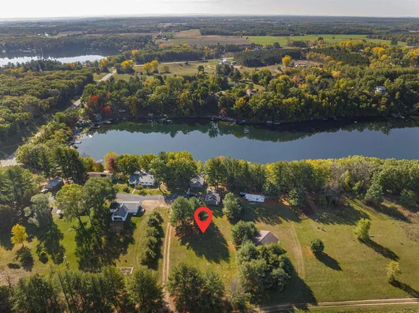 3255 County Road G, Oxford, WI 53952