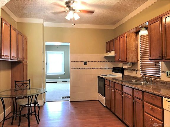 4th image of 1020 Dodgson Ct