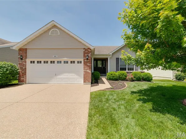 610 Falconcrest Dr, Lake Saint Louis, MO 63367