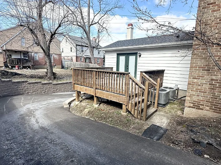 19 Hardith Hill Ct — Photo 34