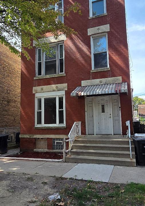 1st image of 3252 S Wells St #1