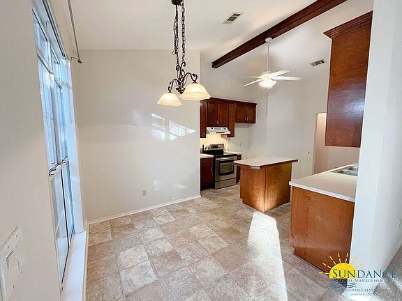 3rd image of 1590 Parkwood Ct