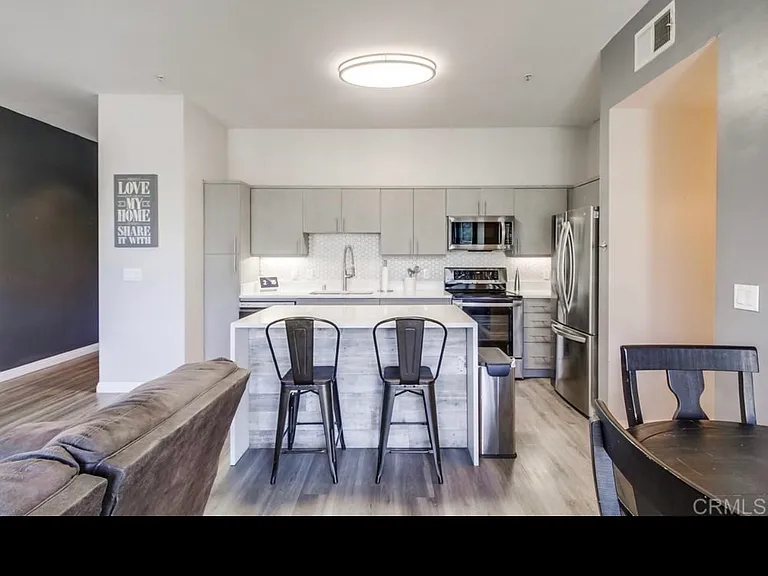 889 Date St — Photo 11