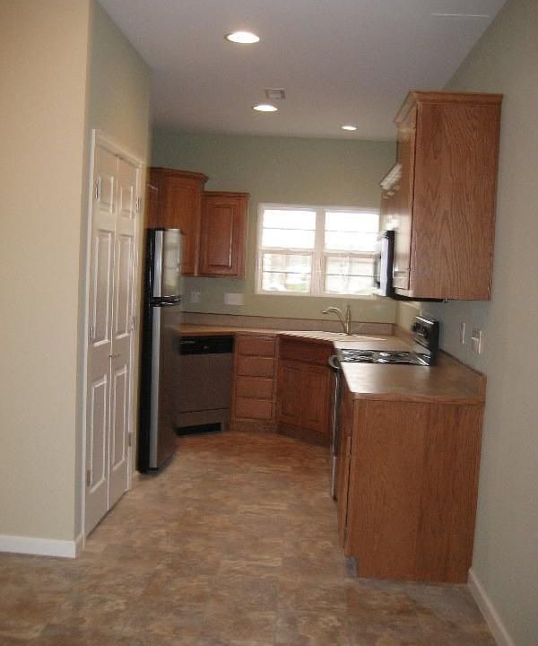 2nd image of 445 Woolf Rd