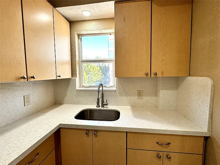 1837 NW 17th Ave #1666 — Photo 17