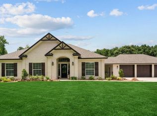 572 Pinchback Dr, Anahuac, TX 77514