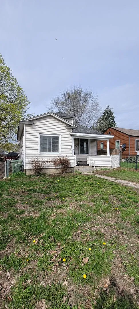 Great 3 bed home with garage — Photo 1