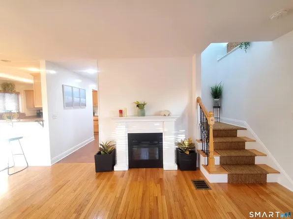 1093 Shippan Ave, Stamford, CT 06902