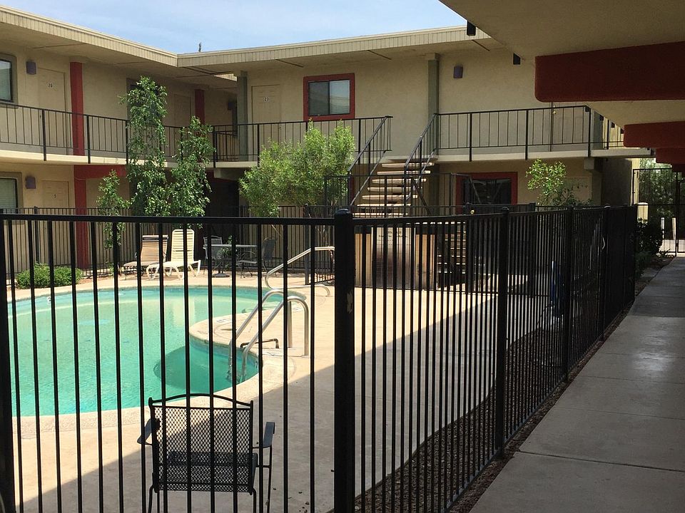 2nd image of 770 N Dodge Blvd APT 32