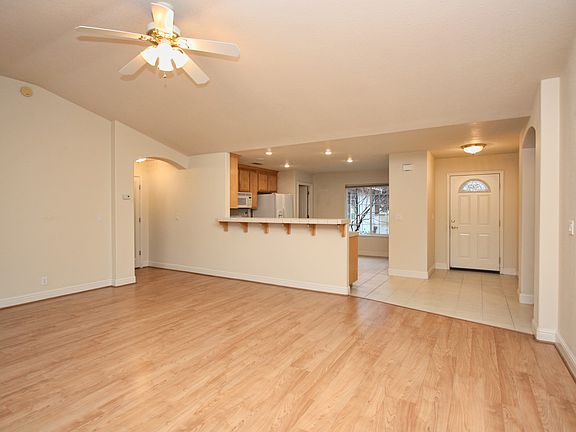 4th image of 1008 Diamante Robles Ct