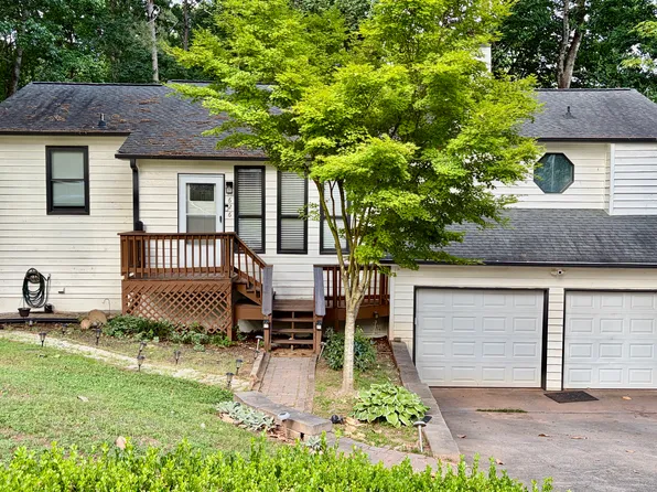 626 Sunshine Trce NW, Acworth, GA 30102