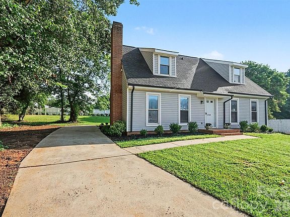 3rd image of 6739 Old Meadow Rd