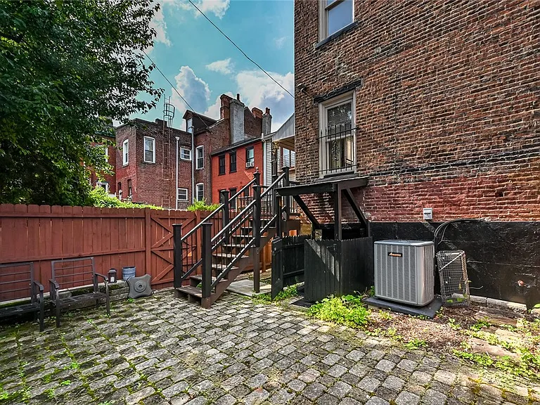 617 Avery St — Photo 4