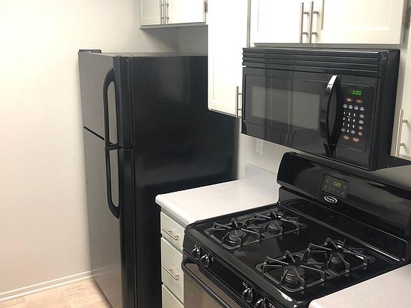 4th image of 1545 Amherst Ave #21502450