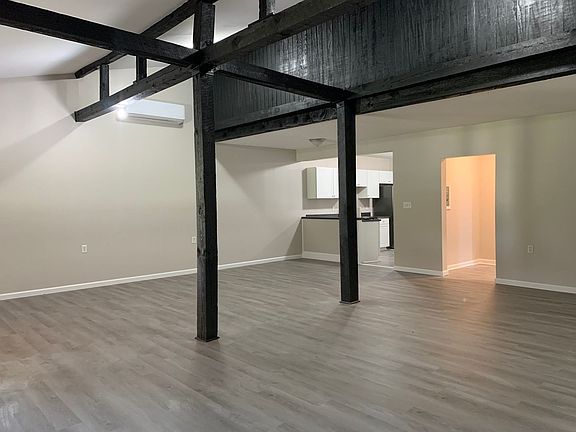 5th image of 434 E King St #434