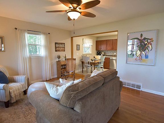 4th image of 549 Dawn Cir