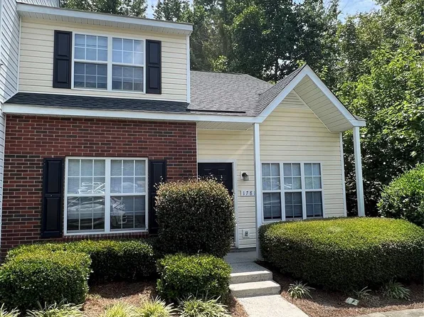 1781 Forest Side Ln, Charlotte, NC 28213