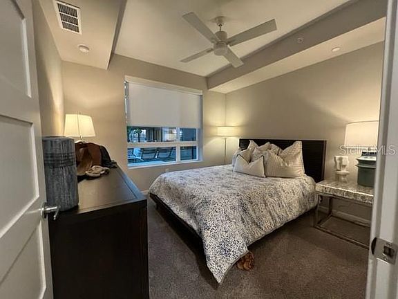 4th image of 221-1 NE Ivanhoe Blvd