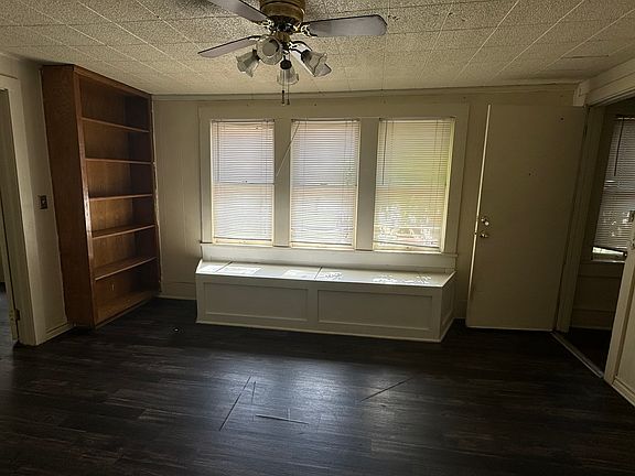 5th image of 1711 W Oak St