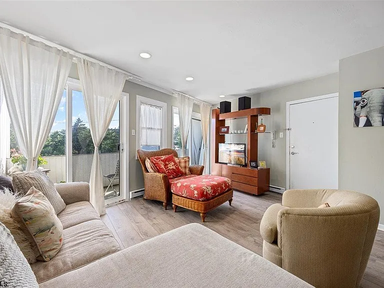 2707 Ventnor Ave #B — Photo 6