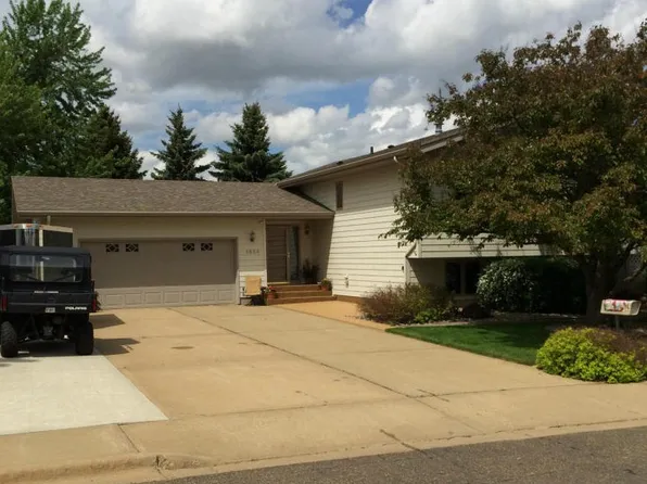 1226 13th St W, Dickinson, ND 58601