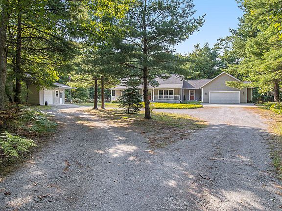 3rd image of 4821 Brackenwood Ln