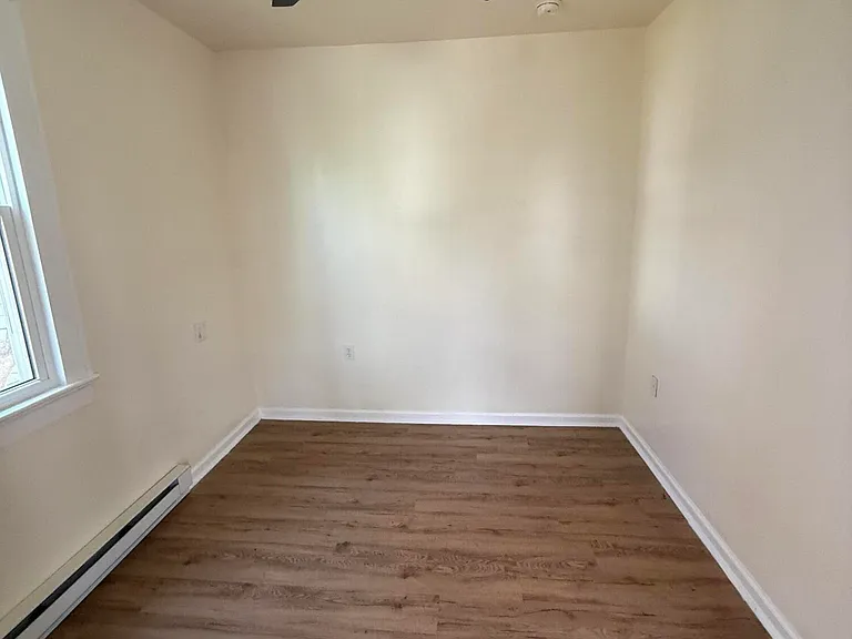 1042 Taylor Ave #1 — Photo 6