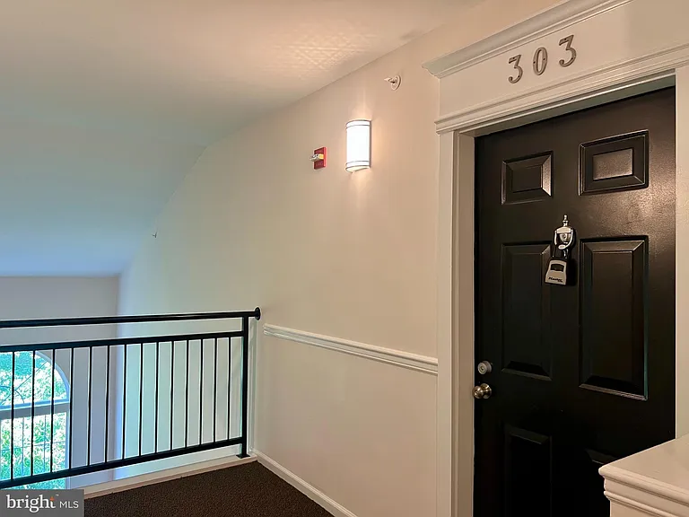1509 N Point Dr #303 — Photo 3