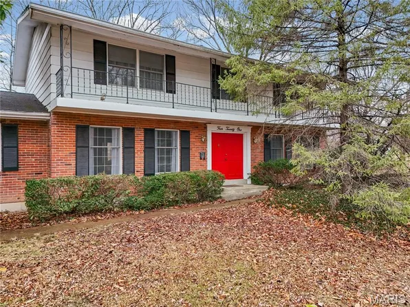 421 Andover Ln, Ballwin, MO 63011