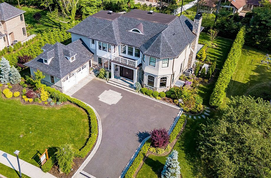 1st image of 28 Clover Ln