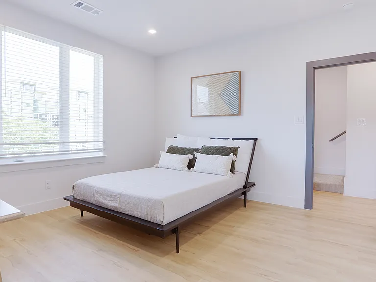 2805 Weisenberger St #503 — Photo 19