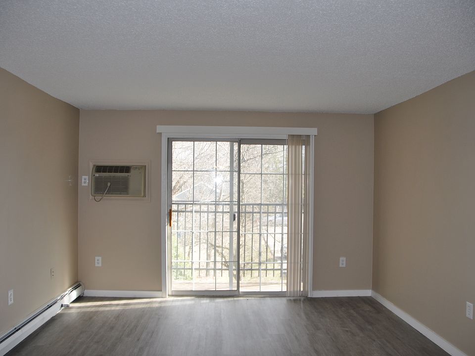 1st image of 12 Saint James Pl #1019