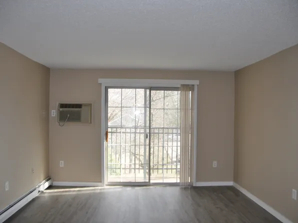 12 Saint James Pl, Nashua, NH