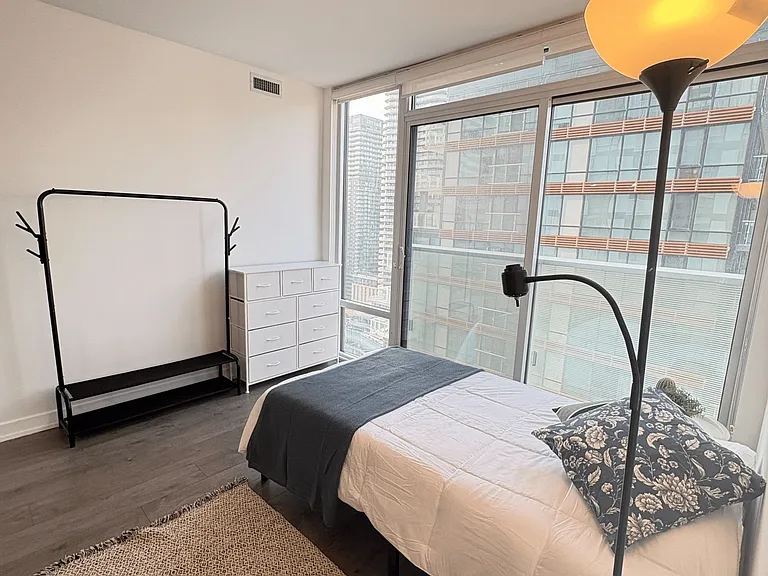 501 Yonge St #2205 — Photo 2