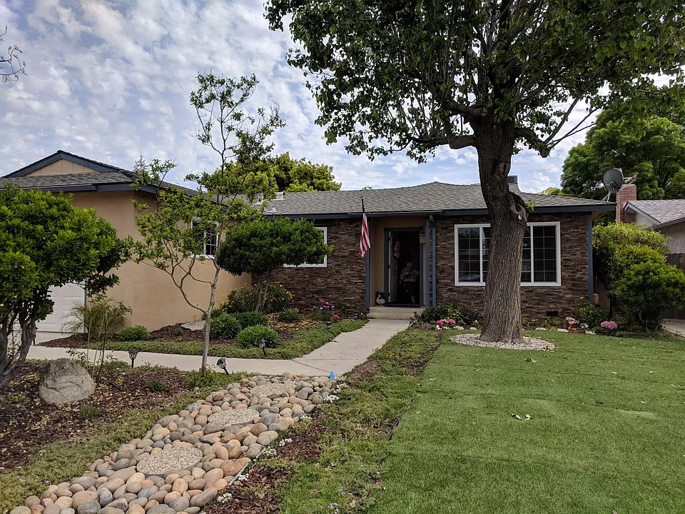 2271 Bundy Ave