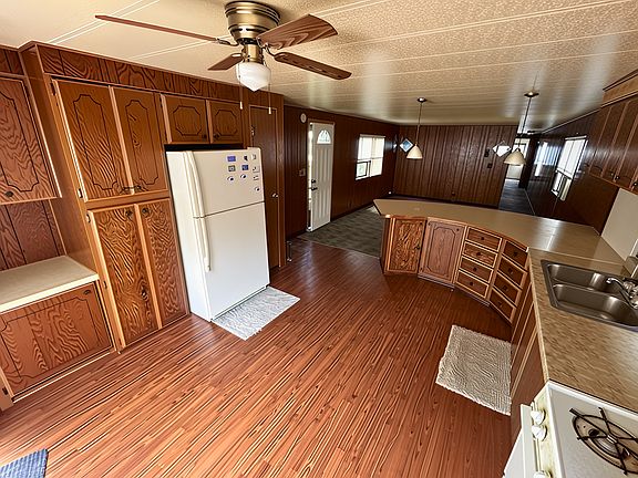 5th image of 905 W 37th Ave #10