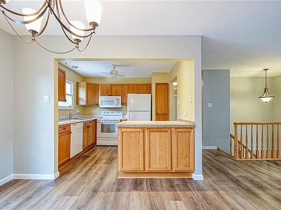 5th image of 119 Persimmon Pl
