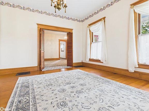 5th image of 1028 Franklin St