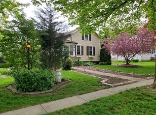 913 Somonauk St, Sycamore, IL 60178