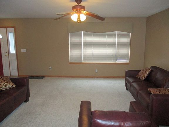 2nd image of 2702 Cypress Ln