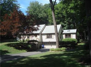 17 Bayberry Ln, Norwalk, CT 06851