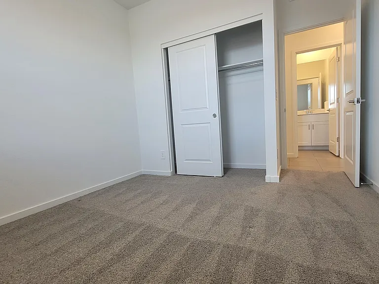 15998 W Smoketree Dr — Photo 14