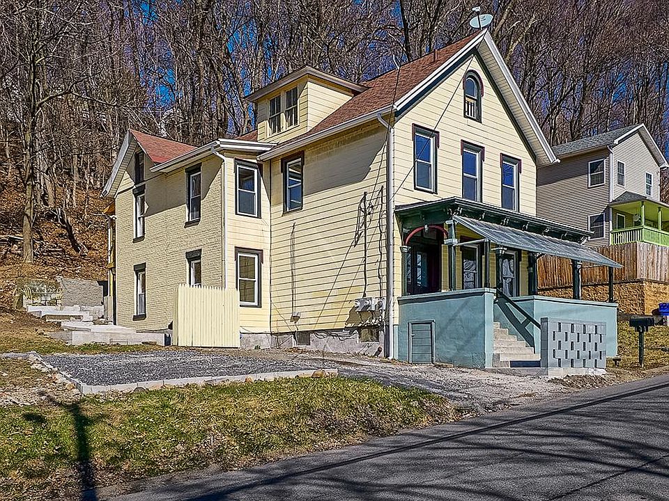 2nd image of 67 Hudson St #2