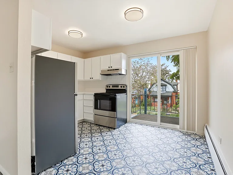 234 N Lincoln St #9 — Photo 4