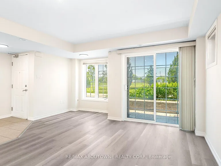 2441 Greenwich Dr #1 — Photo 18