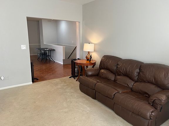 3rd image of 514 W Parkside Dr