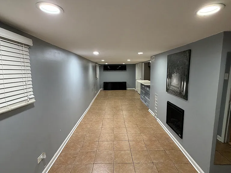 145 S 19th Ave #BASEMENT — Photo 2