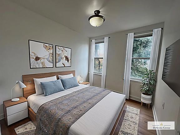 3rd image of 2424 Brentwood Ave