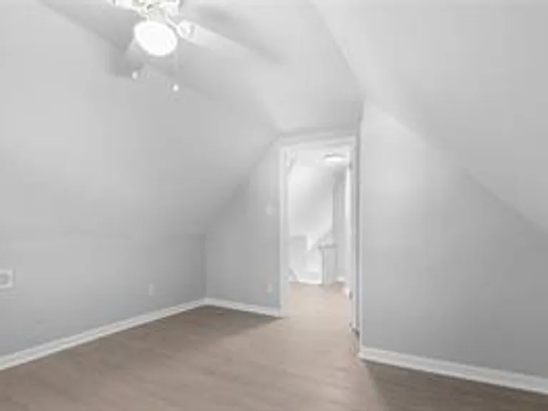 653 29th St #B — Photo 21